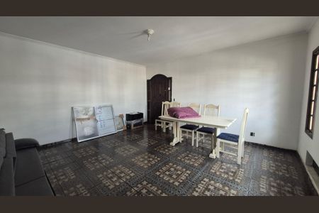 Sala de casa à venda com 3 quartos, 400m² em Utinga, Santo André