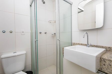 Studio à venda com 28m², 1 quarto e sem vaga Studio à venda com 28m², 1 quarto e sem vagaBanheiro Social