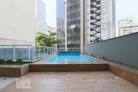 Studio à venda com 28m², 1 quarto e sem vaga Studio à venda com 28m², 1 quarto e sem vagaÁrea comum - Piscina