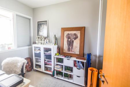 Apartamento à venda com 100m², 3 quartos e 2 vagasQuarto 2