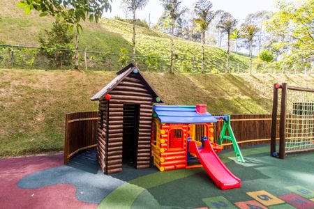 Apartamento à venda com 100m², 3 quartos e 2 vagasÁrea comum - Playground