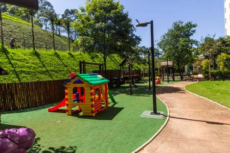 Apartamento à venda com 100m², 3 quartos e 2 vagasÁrea comum - Playground