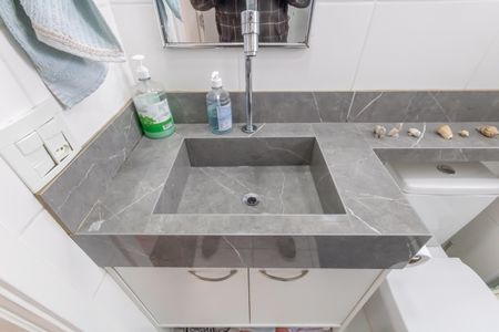 Apartamento à venda com 49m², 2 quartos e 1 vaga Apartamento à venda com 49m², 2 quartos e 1 vagaBanheiro