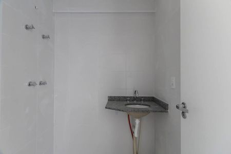 Apartamento à venda com 67m², 2 quartos e 1 vaga Apartamento à venda com 67m², 2 quartos e 1 vagaBanheiro