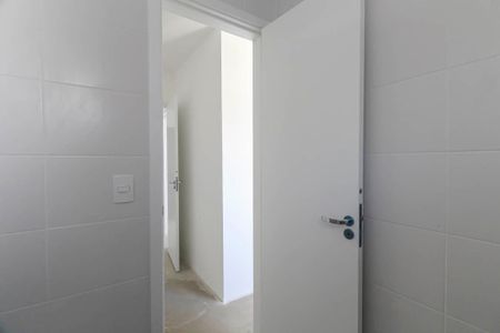 Apartamento à venda com 80m², 3 quartos e 1 vaga Apartamento à venda com 80m², 3 quartos e 1 vagaBanheiro da Suíte