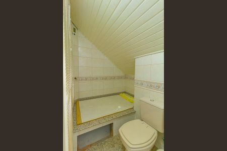 Casa à venda com 290m², 3 quartos e 2 vagas Casa à venda com 290m², 3 quartos e 2 vagasBanheiro 1