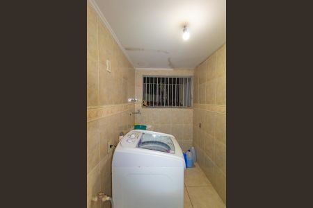 Casa à venda com 290m², 3 quartos e 2 vagas Casa à venda com 290m², 3 quartos e 2 vagasLavanderia