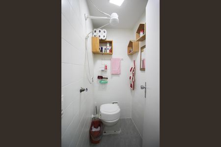 Apartamento à venda com 112m², 2 quartos e 1 vaga Apartamento à venda com 112m², 2 quartos e 1 vagaBanheiro de serviço