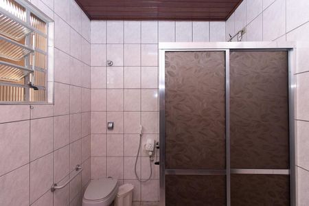 Casa à venda com 330m², 3 quartos e 7 vagas Casa à venda com 330m², 3 quartos e 7 vagasBanheiro Social