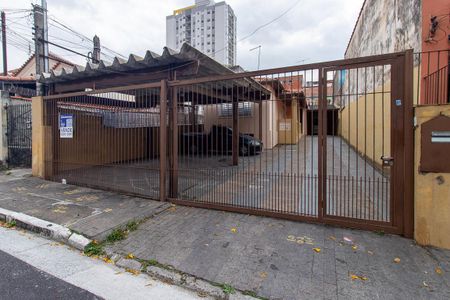 Casa à venda com 330m², 3 quartos e 7 vagas Casa à venda com 330m², 3 quartos e 7 vagasFachada