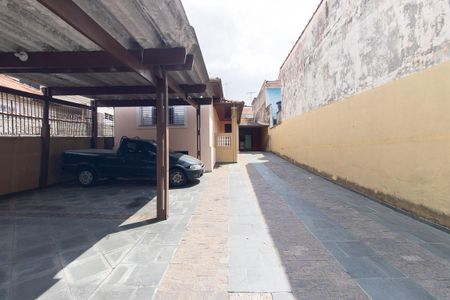 Casa à venda com 330m², 3 quartos e 7 vagas Casa à venda com 330m², 3 quartos e 7 vagasGaragem