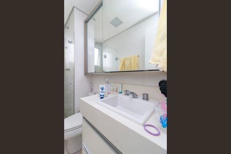 Apartamento à venda com 142m², 3 quartos e 3 vagas Apartamento à venda com 142m², 3 quartos e 3 vagasSuíte 2 - Banheiro