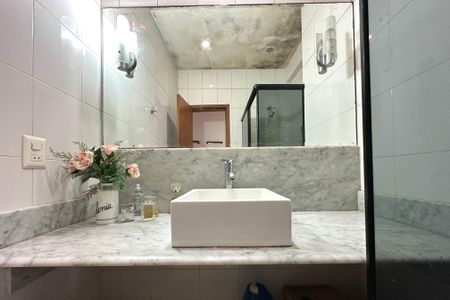 Apartamento à venda com 185m², 4 quartos e 1 vaga Apartamento à venda com 185m², 4 quartos e 1 vagaBanheiro Social
