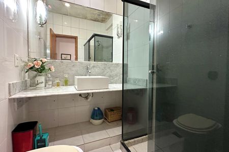 Apartamento à venda com 185m², 4 quartos e 1 vaga Apartamento à venda com 185m², 4 quartos e 1 vagaBanheiro Social