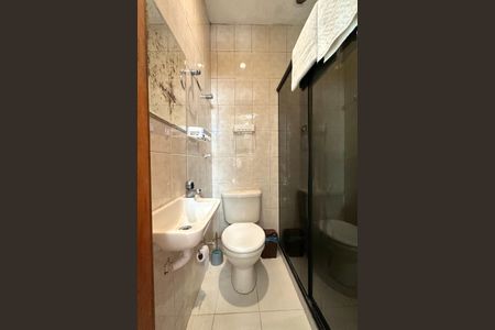 Apartamento à venda com 185m², 4 quartos e 1 vaga Apartamento à venda com 185m², 4 quartos e 1 vagaBanheiro de Serviço