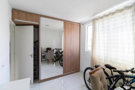 Apartamento à venda com 78m², 3 quartos e 1 vaga Apartamento à venda com 78m², 3 quartos e 1 vagaQuarto 2