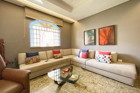 Sala de Estar de casa à venda com 5 quartos, 496m² em Ana Lúcia, Belo Horizonte