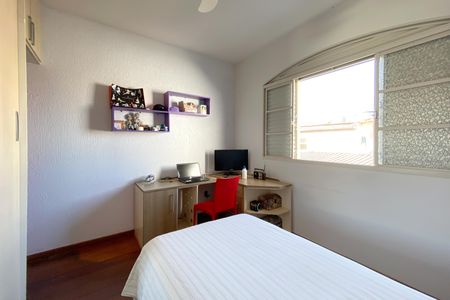 Casa à venda com 496m², 5 quartos e 4 vagas Casa à venda com 496m², 5 quartos e 4 vagasSuite 2