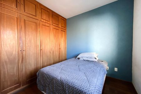 Casa à venda com 496m², 5 quartos e 4 vagas Casa à venda com 496m², 5 quartos e 4 vagasQuarto 3