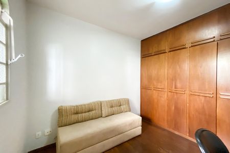 Casa à venda com 496m², 5 quartos e 4 vagas Casa à venda com 496m², 5 quartos e 4 vagasQuarto 5