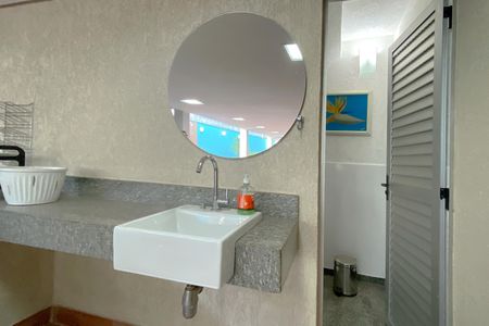 Casa à venda com 496m², 5 quartos e 4 vagas Casa à venda com 496m², 5 quartos e 4 vagasLavabo