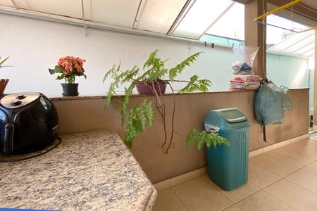 Casa à venda com 496m², 5 quartos e 4 vagas Casa à venda com 496m², 5 quartos e 4 vagasÁrea de Serviço