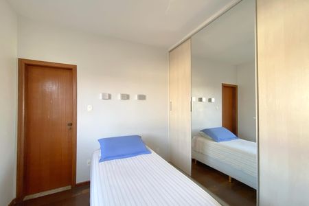 Casa à venda com 496m², 5 quartos e 4 vagas Casa à venda com 496m², 5 quartos e 4 vagasSuite 2