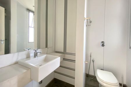 Apartamento para alugar com 138m², 2 quartos e 2 vagas Apartamento para alugar com 138m², 2 quartos e 2 vagasBanheiro Social