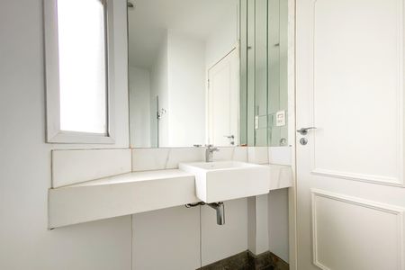 Apartamento para alugar com 138m², 2 quartos e 2 vagas Apartamento para alugar com 138m², 2 quartos e 2 vagasBanheiro da Suíte