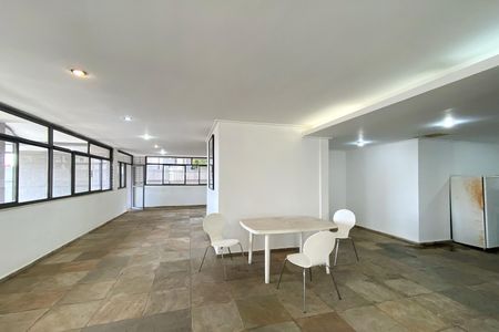 Apartamento para alugar com 138m², 2 quartos e 2 vagas Apartamento para alugar com 138m², 2 quartos e 2 vagasÁrea comum - Salão de festas