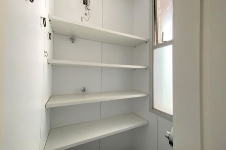 Apartamento para alugar com 138m², 2 quartos e 2 vagas Apartamento para alugar com 138m², 2 quartos e 2 vagasBanheiro de serviço