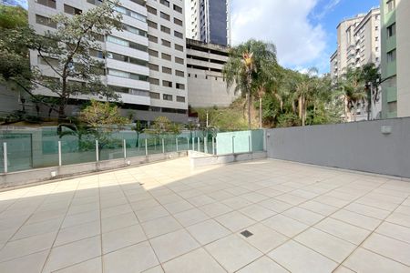 Apartamento para alugar com 138m², 2 quartos e 2 vagas Apartamento para alugar com 138m², 2 quartos e 2 vagasÁrea comum - Pátio
