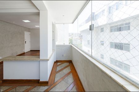 Apartamento para alugar com 130m², 4 quartos e 2 vagas Apartamento para alugar com 130m², 4 quartos e 2 vagasSala