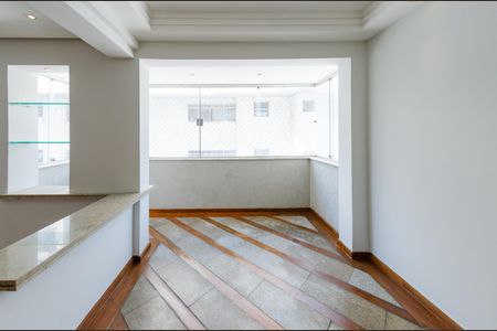 Apartamento para alugar com 130m², 4 quartos e 2 vagas Apartamento para alugar com 130m², 4 quartos e 2 vagasSala
