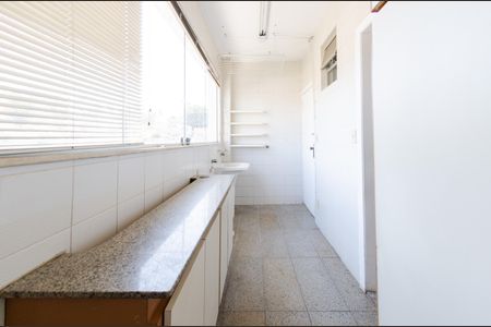 Apartamento para alugar com 130m², 4 quartos e 2 vagas Apartamento para alugar com 130m², 4 quartos e 2 vagasÁrea de serviço