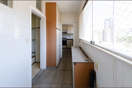 Apartamento para alugar com 130m², 4 quartos e 2 vagas Apartamento para alugar com 130m², 4 quartos e 2 vagasÁrea de serviço