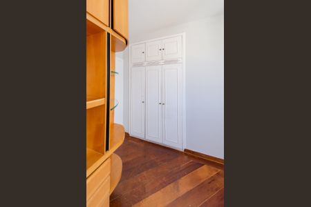 Apartamento para alugar com 130m², 4 quartos e 2 vagas Apartamento para alugar com 130m², 4 quartos e 2 vagasQuarto 2