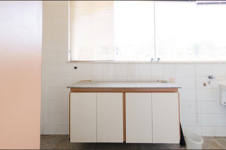 Apartamento para alugar com 130m², 4 quartos e 2 vagas Apartamento para alugar com 130m², 4 quartos e 2 vagasÁrea de serviço