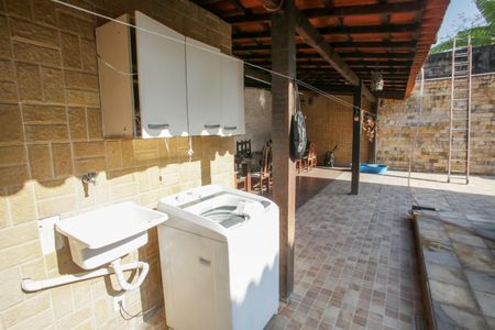 Casa à venda com 219m², 4 quartos e 2 vagasÁrea de Serviço