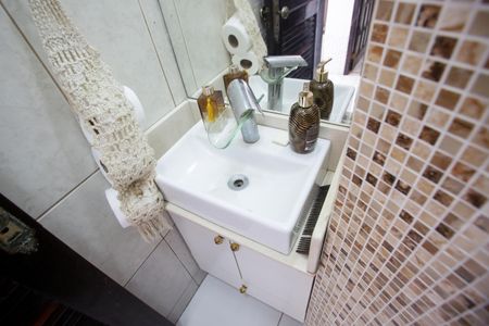 Casa à venda com 219m², 4 quartos e 2 vagasLavabo