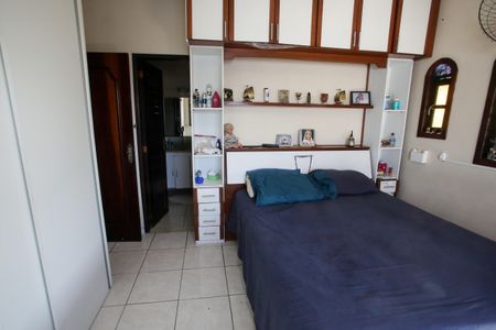 Casa à venda com 219m², 4 quartos e 2 vagasSuíte 2