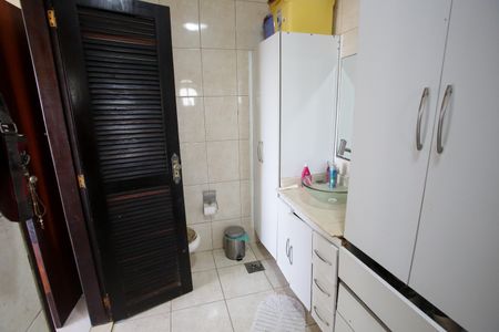Casa à venda com 219m², 4 quartos e 2 vagasSuíte 3