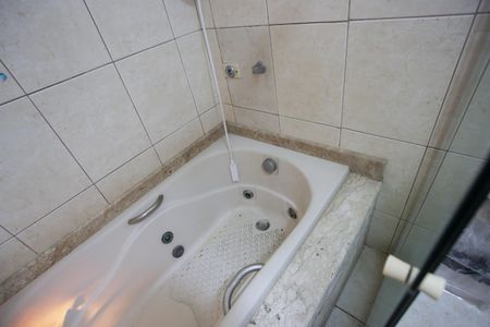 Casa à venda com 219m², 4 quartos e 2 vagasBanheiro da Suíte 2