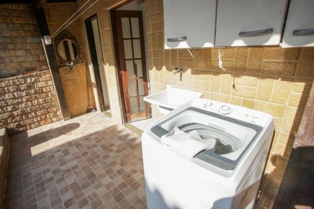 Casa à venda com 219m², 4 quartos e 2 vagasÁrea de Serviço