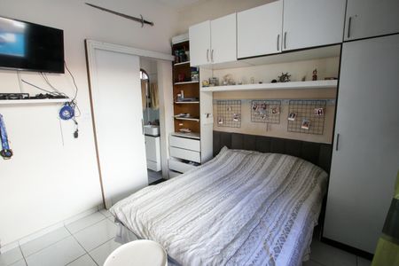 Casa à venda com 219m², 4 quartos e 2 vagas Suíte 1