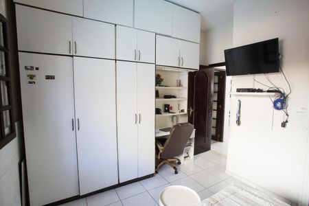 Casa à venda com 219m², 4 quartos e 2 vagas Suíte 1