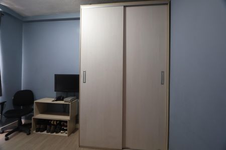 Quarto 1 de apartamento à venda com 2 quartos, 43m² em Fátima, Canoas