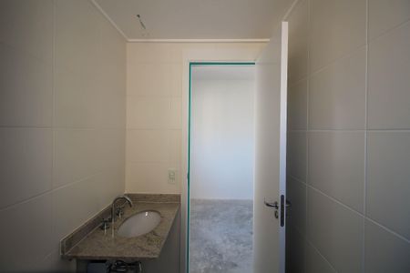 Apartamento à venda com 73m², 2 quartos e 1 vaga Apartamento à venda com 73m², 2 quartos e 1 vagaBanheiro da Suíte 2