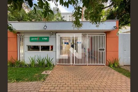 Apartamento à venda com 65m², 2 quartos e 1 vaga Apartamento à venda com 65m², 2 quartos e 1 vagaFachada