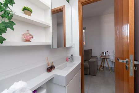 Apartamento à venda com 42m², 2 quartos e sem vaga Apartamento à venda com 42m², 2 quartos e sem vagaBanheiro Social